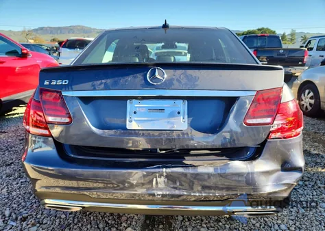 2015 Mercedes-Benz E 350 z USA, uszkodzony, nr VIN WDDHF5KB9FB139088